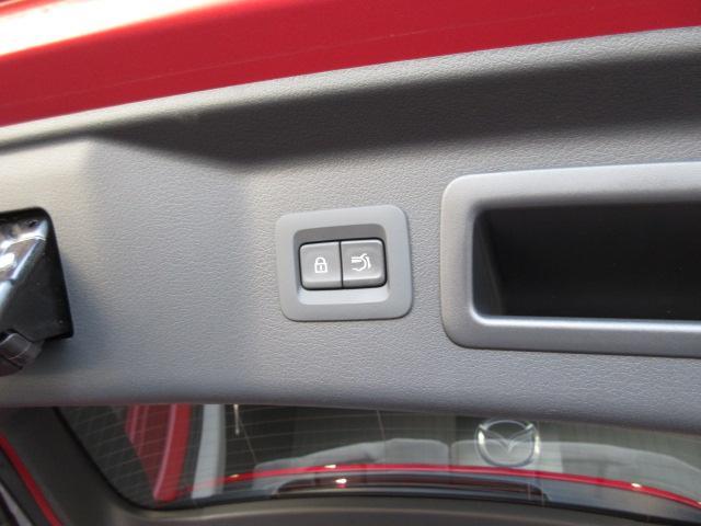 ＣＸ－８０ ＸＤ－ハイブリッド　プレミアムモダン　衝突被害軽減システム　アダプティブクルーズコントロール　全周囲カメラ　オートマチックハイビーム　サンルーフ　４ＷＤ　３列シート　革シート　電動シート　シートヒーター　バックカメラ　オートライト（17枚目）