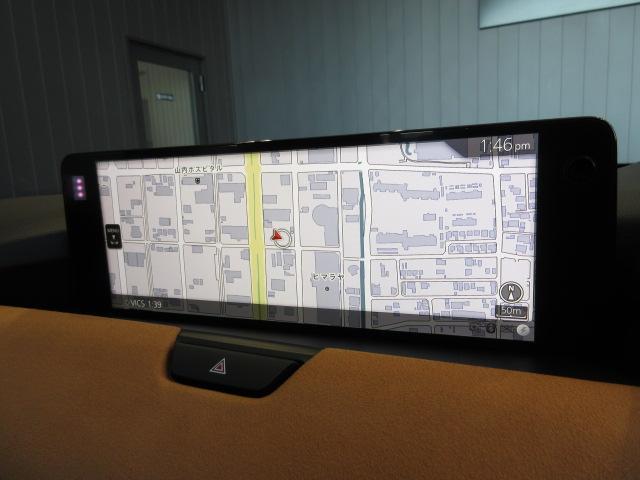 ＣＸ－６０ ＸＤ－ハイブリッド　プレミアムスポーツ　衝突被害軽減システム　アダプティブクルーズコントロール　全周囲カメラ　オートマチックハイビーム　サンルーフ　４ＷＤ　革シート　電動シート　シートヒーター　バックカメラ　オートライト　ＬＥＤヘッドランプ（5枚目）