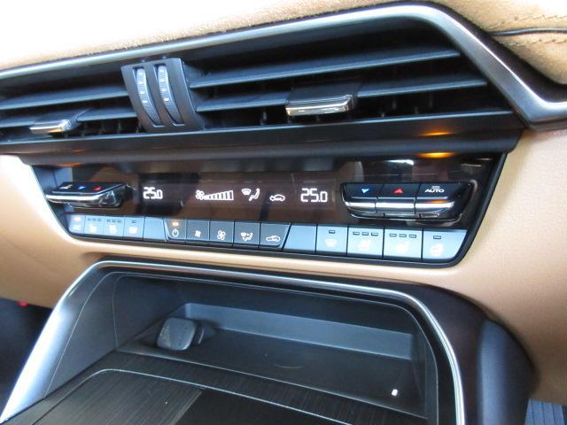 ＣＸ－６０ ＸＤ－ハイブリッド　プレミアムスポーツ　衝突被害軽減システム　アダプティブクルーズコントロール　全周囲カメラ　オートマチックハイビーム　サンルーフ　４ＷＤ　革シート　電動シート　シートヒーター　バックカメラ　オートライト　ＬＥＤヘッドランプ（6枚目）