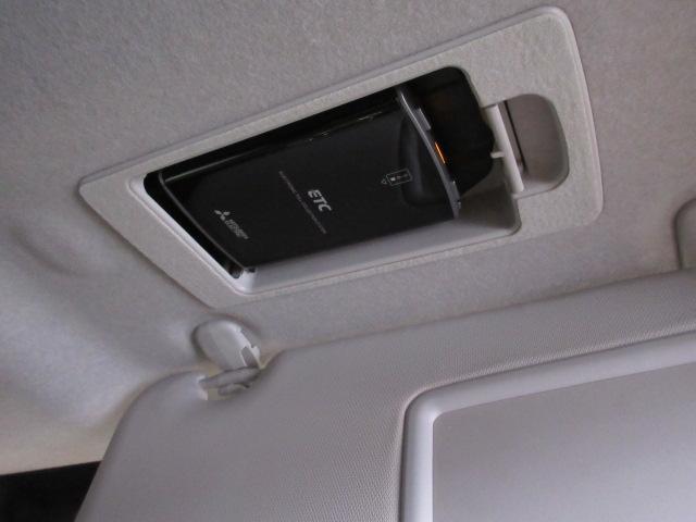 �d�s�b�ԍڋ@�͐�p�{�b�N�X�ɂăo�C�U�[���ɉB��đ�������Ă���܂��B�g�b�v�V�[�����O�i�V��j�̏�Ԃ��������������B���ꂢ�ȏ�ԂƂȂ��Ă���܂��B