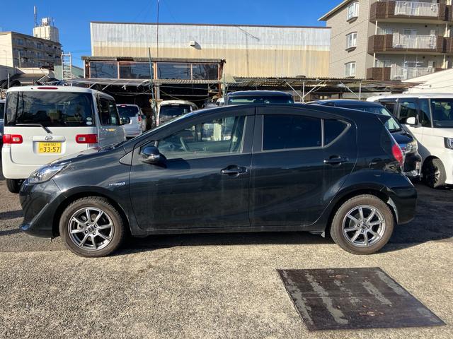 アクア Ｓ　ナビＴＶ　バックカメラ　アイドリングストップ　っキーレス（6枚目）