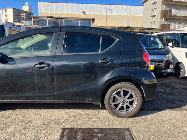 アクア Ｓ　ナビＴＶ　バックカメラ　アイドリングストップ　っキーレス（8枚目）