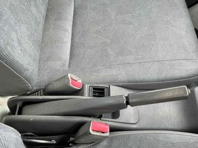 クリッパートラック SD 4WD MT エアコン 運転席エアバッグ(7枚目)