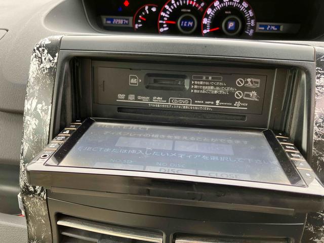 ヴォクシー Ｚ　ナビ　ＴＶ　両側スライド・片側電動　ＨＩＤ　スマートキー　電動格納ミラー　３列シート　ウォークスルー　ＣＶＴ　アルミホイール　ＣＤ　ＤＶＤ再生　ミュージックプレイヤー接続可　Ｂｌｕｅｔｏｏｔｈ（5枚目）