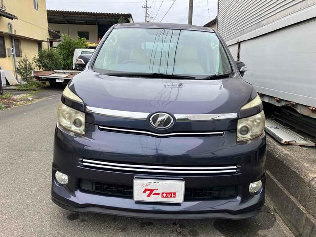 ヴォクシー Ｚ　ナビ　ＴＶ　両側スライド・片側電動　ＨＩＤ　スマートキー　電動格納ミラー　３列シート　ウォークスルー　ＣＶＴ　アルミホイール　ＣＤ　ＤＶＤ再生　ミュージックプレイヤー接続可　Ｂｌｕｅｔｏｏｔｈ（12枚目）