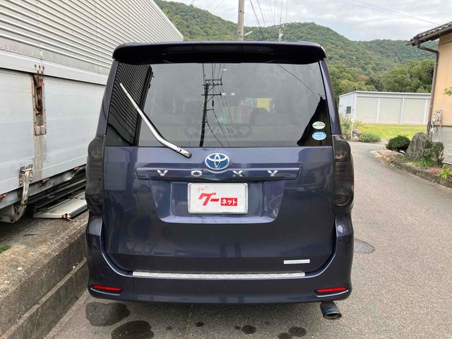 ヴォクシー Ｚ　ナビ　ＴＶ　両側スライド・片側電動　ＨＩＤ　スマートキー　電動格納ミラー　３列シート　ウォークスルー　ＣＶＴ　アルミホイール　ＣＤ　ＤＶＤ再生　ミュージックプレイヤー接続可　Ｂｌｕｅｔｏｏｔｈ（17枚目）