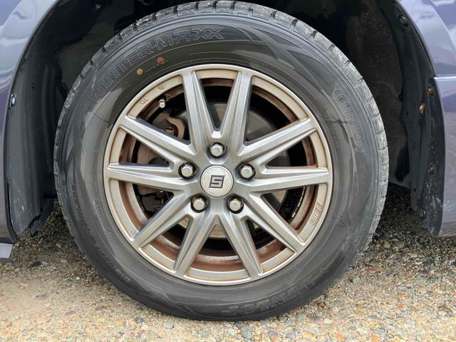 ヴォクシー Ｚ　ナビ　ＴＶ　両側スライド・片側電動　ＨＩＤ　スマートキー　電動格納ミラー　３列シート　ウォークスルー　ＣＶＴ　アルミホイール　ＣＤ　ＤＶＤ再生　ミュージックプレイヤー接続可　Ｂｌｕｅｔｏｏｔｈ（26枚目）