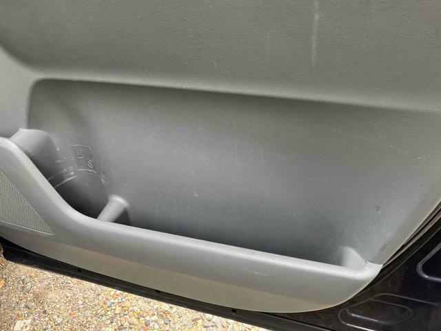 ヴォクシー Ｚ　ナビ　ＴＶ　両側スライド・片側電動　ＨＩＤ　スマートキー　電動格納ミラー　３列シート　ウォークスルー　ＣＶＴ　アルミホイール　ＣＤ　ＤＶＤ再生　ミュージックプレイヤー接続可　Ｂｌｕｅｔｏｏｔｈ（29枚目）