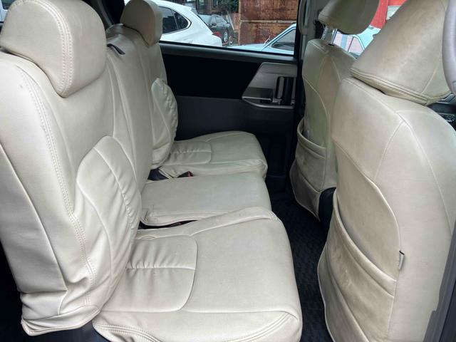 ヴォクシー Ｚ　ナビ　ＴＶ　両側スライド・片側電動　ＨＩＤ　スマートキー　電動格納ミラー　３列シート　ウォークスルー　ＣＶＴ　アルミホイール　ＣＤ　ＤＶＤ再生　ミュージックプレイヤー接続可　Ｂｌｕｅｔｏｏｔｈ（41枚目）