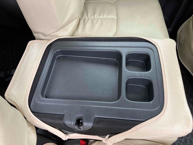 ヴォクシー Ｚ　ナビ　ＴＶ　両側スライド・片側電動　ＨＩＤ　スマートキー　電動格納ミラー　３列シート　ウォークスルー　ＣＶＴ　アルミホイール　ＣＤ　ＤＶＤ再生　ミュージックプレイヤー接続可　Ｂｌｕｅｔｏｏｔｈ（42枚目）