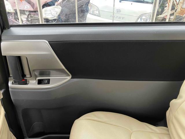 ヴォクシー Ｚ　ナビ　ＴＶ　両側スライド・片側電動　ＨＩＤ　スマートキー　電動格納ミラー　３列シート　ウォークスルー　ＣＶＴ　アルミホイール　ＣＤ　ＤＶＤ再生　ミュージックプレイヤー接続可　Ｂｌｕｅｔｏｏｔｈ（44枚目）