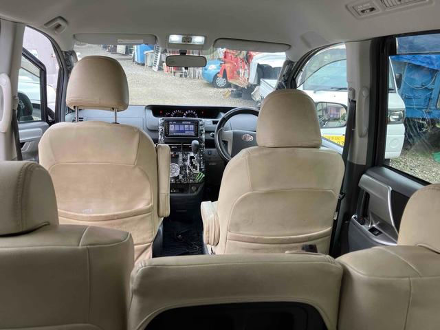 ヴォクシー Ｚ　ナビ　ＴＶ　両側スライド・片側電動　ＨＩＤ　スマートキー　電動格納ミラー　３列シート　ウォークスルー　ＣＶＴ　アルミホイール　ＣＤ　ＤＶＤ再生　ミュージックプレイヤー接続可　Ｂｌｕｅｔｏｏｔｈ（49枚目）