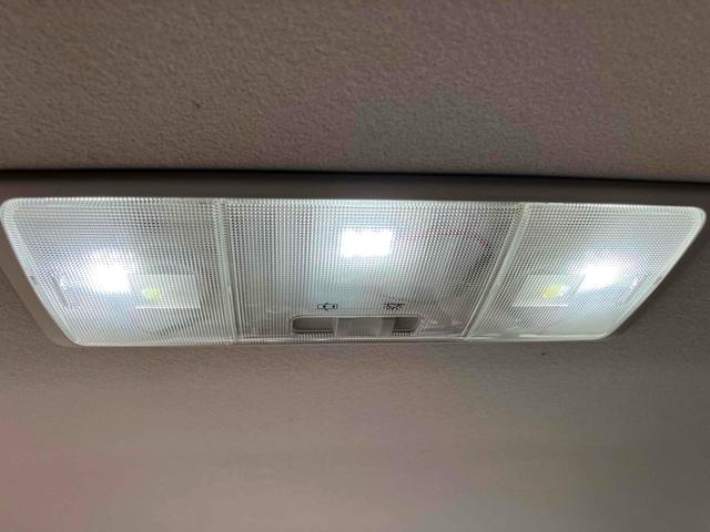 ヴォクシー Ｚ　ナビ　ＴＶ　両側スライド・片側電動　ＨＩＤ　スマートキー　電動格納ミラー　３列シート　ウォークスルー　ＣＶＴ　アルミホイール　ＣＤ　ＤＶＤ再生　ミュージックプレイヤー接続可　Ｂｌｕｅｔｏｏｔｈ（52枚目）