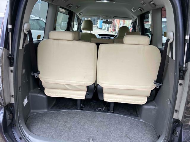 ヴォクシー Ｚ　ナビ　ＴＶ　両側スライド・片側電動　ＨＩＤ　スマートキー　電動格納ミラー　３列シート　ウォークスルー　ＣＶＴ　アルミホイール　ＣＤ　ＤＶＤ再生　ミュージックプレイヤー接続可　Ｂｌｕｅｔｏｏｔｈ（56枚目）