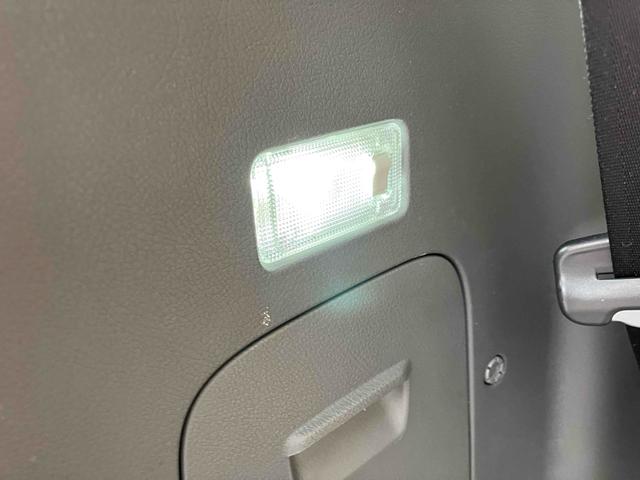 ヴォクシー Ｚ　ナビ　ＴＶ　両側スライド・片側電動　ＨＩＤ　スマートキー　電動格納ミラー　３列シート　ウォークスルー　ＣＶＴ　アルミホイール　ＣＤ　ＤＶＤ再生　ミュージックプレイヤー接続可　Ｂｌｕｅｔｏｏｔｈ（58枚目）