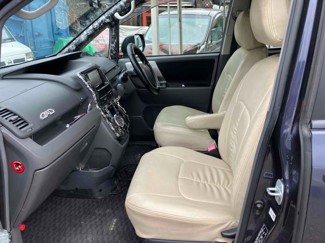 ヴォクシー Ｚ　ナビ　ＴＶ　両側スライド・片側電動　ＨＩＤ　スマートキー　電動格納ミラー　３列シート　ウォークスルー　ＣＶＴ　アルミホイール　ＣＤ　ＤＶＤ再生　ミュージックプレイヤー接続可　Ｂｌｕｅｔｏｏｔｈ（65枚目）