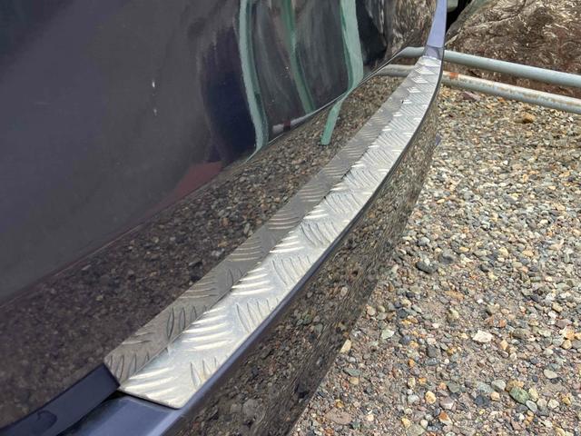 ヴォクシー Ｚ　ナビ　ＴＶ　両側スライド・片側電動　ＨＩＤ　スマートキー　電動格納ミラー　３列シート　ウォークスルー　ＣＶＴ　アルミホイール　ＣＤ　ＤＶＤ再生　ミュージックプレイヤー接続可　Ｂｌｕｅｔｏｏｔｈ（75枚目）