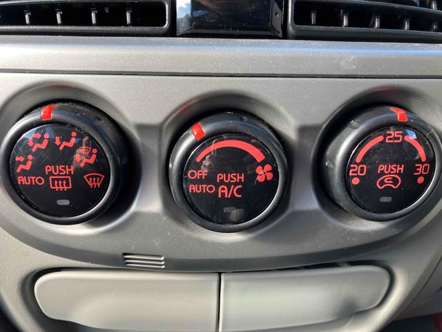 �C���ɍ��킹�Ē����I�ɑ��삷�邱�ƂŁA�ԓ������ł����K�ɕۂĂ܂��B