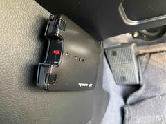 今では必需品のＥＴＣも付いております。高速道路での出入りもスムーズ。渋滞緩和にもなりエコにも繋がります。 3