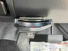 今では必需品のＥＴＣも付いております。高速道路での出入りもスムーズ。渋滞緩和にもなりエコにも繋がります。 4