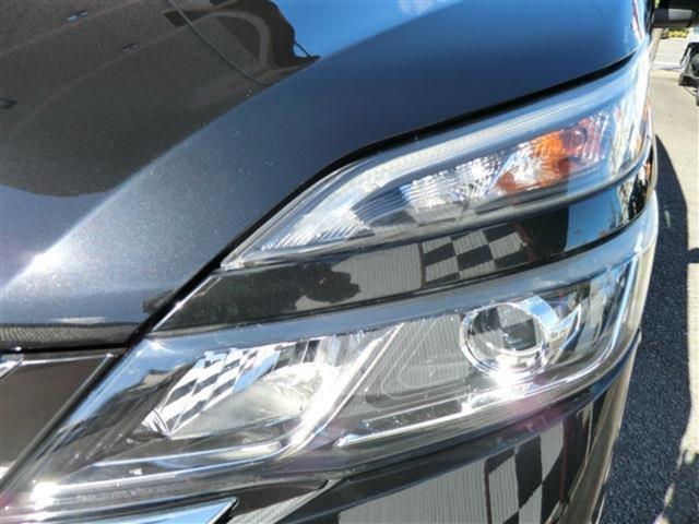 セレナ ハイウェイスター　後席モニター　両側電動スライドドア　バックカメラ　クルーズコントロール　ウォークスルー　後席エアコン（8枚目）