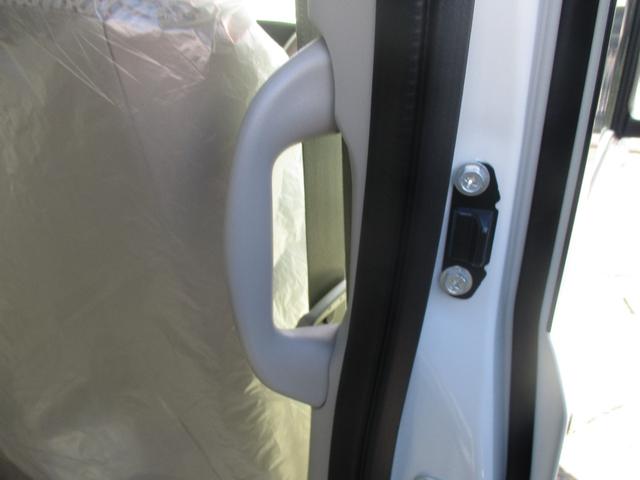 エブリイワゴン ＰＺターボスペシャル　２ＷＤ、スマートキー、衝突防止機能、車線逸脱警報、プッシュスタート、アイドリングストップ、両側スライドドア、ステアリングスイッチ、オートエアコン、オートライト、コーナーセンサー（55枚目）