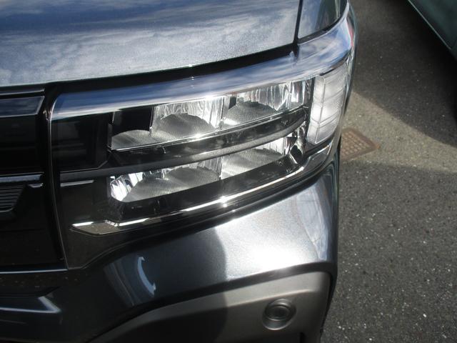 タント ファンクロスリミテッド　スマートキー、衝突防止機能、ステアリングスイッチ、オートライト、オートエアコン、両側電動スライドドア、ＬＥＤヘッドライト、アイドリングストップ、プッシュスタート、（7枚目）