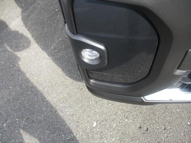 タント ファンクロスリミテッド　スマートキー、衝突防止機能、ステアリングスイッチ、オートライト、オートエアコン、両側電動スライドドア、ＬＥＤヘッドライト、アイドリングストップ、プッシュスタート、（8枚目）