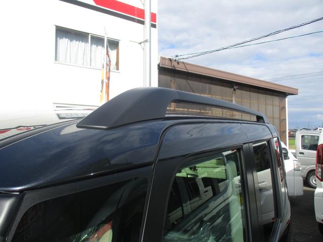 タント ファンクロスリミテッド　スマートキー、衝突防止機能、ステアリングスイッチ、オートライト、オートエアコン、両側電動スライドドア、ＬＥＤヘッドライト、アイドリングストップ、プッシュスタート、（11枚目）