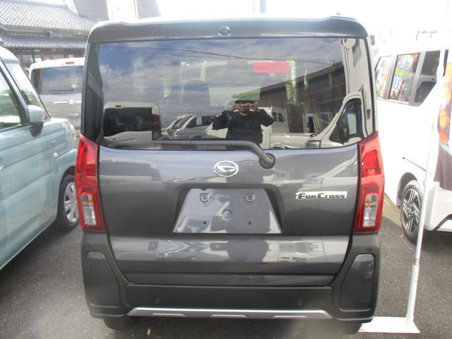 タント ファンクロスリミテッド　スマートキー、衝突防止機能、ステアリングスイッチ、オートライト、オートエアコン、両側電動スライドドア、ＬＥＤヘッドライト、アイドリングストップ、プッシュスタート、（15枚目）