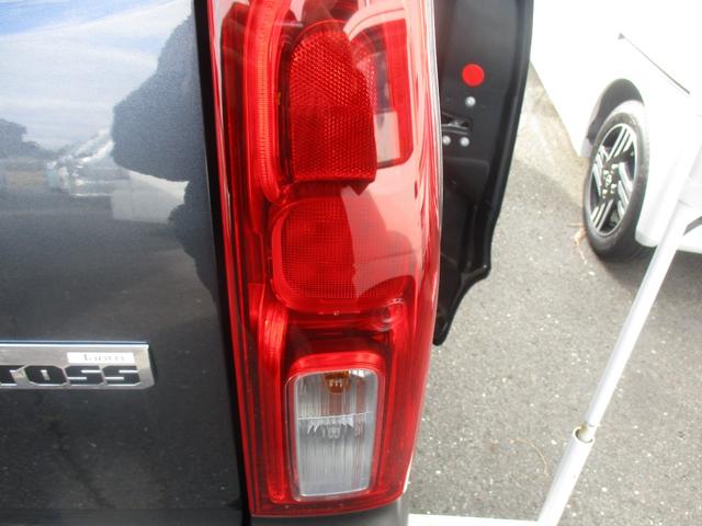 タント ファンクロスリミテッド　スマートキー、衝突防止機能、ステアリングスイッチ、オートライト、オートエアコン、両側電動スライドドア、ＬＥＤヘッドライト、アイドリングストップ、プッシュスタート、（18枚目）