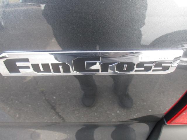 タント ファンクロスリミテッド　スマートキー、衝突防止機能、ステアリングスイッチ、オートライト、オートエアコン、両側電動スライドドア、ＬＥＤヘッドライト、アイドリングストップ、プッシュスタート、（19枚目）