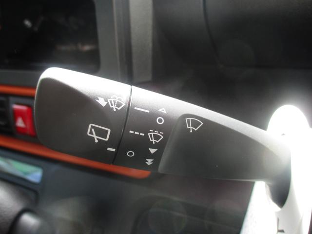 タント ファンクロスリミテッド　スマートキー、衝突防止機能、ステアリングスイッチ、オートライト、オートエアコン、両側電動スライドドア、ＬＥＤヘッドライト、アイドリングストップ、プッシュスタート、（26枚目）