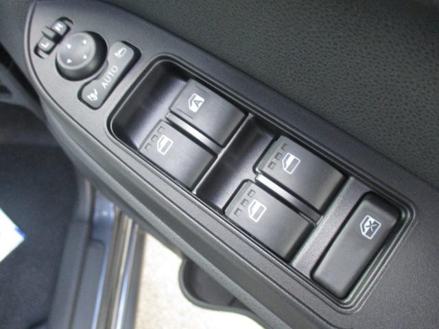 タント ファンクロスリミテッド　スマートキー、衝突防止機能、ステアリングスイッチ、オートライト、オートエアコン、両側電動スライドドア、ＬＥＤヘッドライト、アイドリングストップ、プッシュスタート、（42枚目）