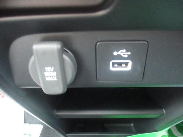 フリード ｅ：ＨＥＶエアー　ＥＸ　スマートキー、衝突防止機能、両側電動スライドドア、ステアリングスイッチ、電子パーキング、リタクーラー、オートライト、シートヒーター、３列シート、コネクト機能、ホンダセンシング、リヤカメラ（39枚目）