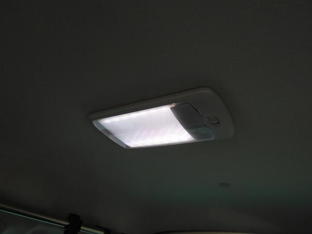 サンバーバン ＶＣスマートアシスト　１年保証　５速ＭＴ　禁煙車　ＬＥＤヘッドライト　フォグランプ　エアコン　パワステ　パワーウィンド　キーレス　ＣＤ　ＥＴＣ　電格ミラー　オーバーヘッドシェルフ　サイドバー（65枚目）
