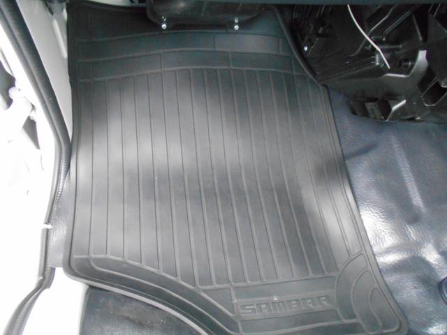 サンバートラック ＴＢ　５速ＭＴ　切替式４ＷＤ　タイヤ４本新品　ワンオーナー　エアコン　パワステ　エアバッグ　荷台マット　ドアバイザー　フロアマット　社外スピーカー　スバルオリジナルサンバー　最終モデル（77枚目）