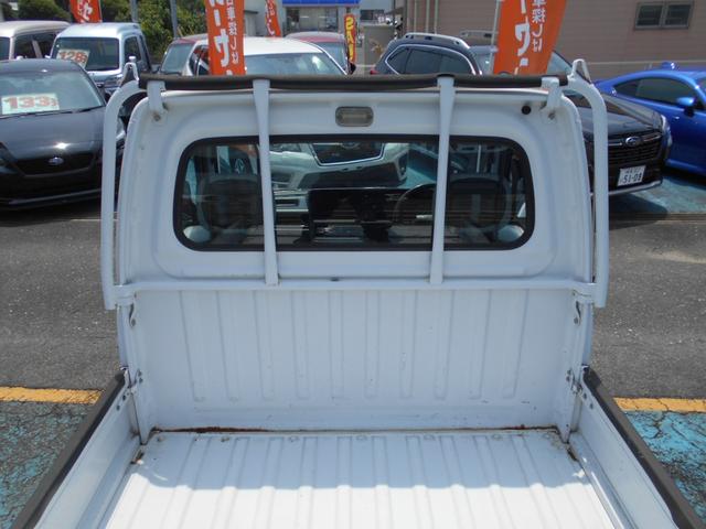 サンバートラック ＴＢ　５速ＭＴ　切替式４ＷＤ　禁煙車　タイヤ４本新品　エアコン　パワステ　エアバッグ　シガーソケット　マット　バイザー　スバルオリジナルサンバー　最終モデル（24枚目）