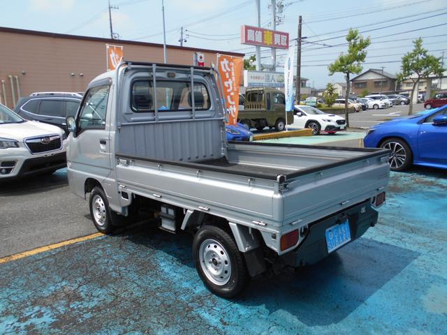 サンバートラック ＴＢ　オートマ　４ＷＤ　エアコン　パワステ　パワーウィンド　キーレス　タイヤ４本新品　禁煙車　シガーソケット　荷台マット　ゲートプロテクター　スバルオリジナル　最終モデル（5枚目）