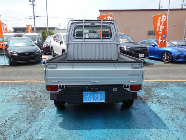 サンバートラック ＴＢ　オートマ　４ＷＤ　エアコン　パワステ　パワーウィンド　キーレス　タイヤ４本新品　禁煙車　シガーソケット　荷台マット　ゲートプロテクター　スバルオリジナル　最終モデル（22枚目）