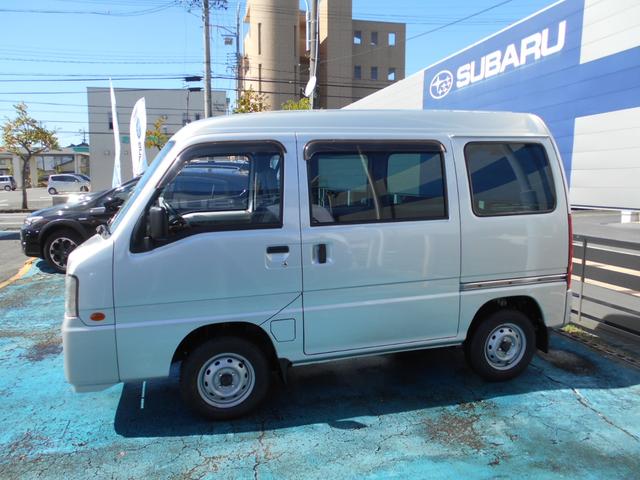 サンバーバン トランスポーター　グレードアップパッケージ　オートマ　４ＷＤ　禁煙車　タイヤ４本新品　エアコン　パワステ　パワーウィンド　キーレス　ＣＤオーディオ　ＥＴＣ　マット　バイザー　スバルオリジナルサンバー　最終モデル（3枚目）