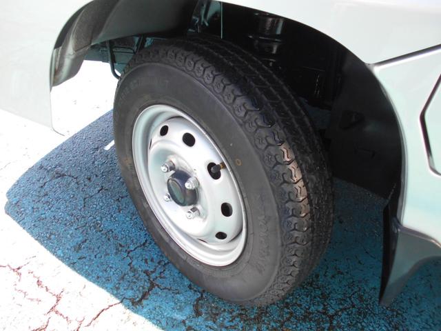 サンバーバン トランスポーター　グレードアップパッケージ　オートマ　４ＷＤ　禁煙車　タイヤ４本新品　エアコン　パワステ　パワーウィンド　キーレス　ＣＤオーディオ　ＥＴＣ　マット　バイザー　スバルオリジナルサンバー　最終モデル（7枚目）