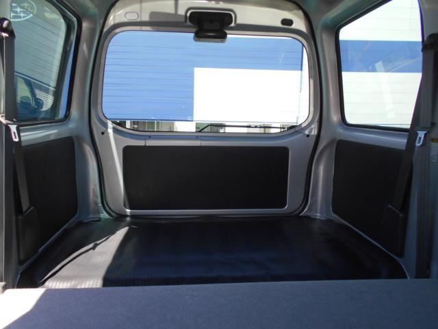 サンバーバン トランスポーター　グレードアップパッケージ　オートマ　４ＷＤ　禁煙車　タイヤ４本新品　エアコン　パワステ　パワーウィンド　キーレス　ＣＤオーディオ　ＥＴＣ　マット　バイザー　スバルオリジナルサンバー　最終モデル（72枚目）