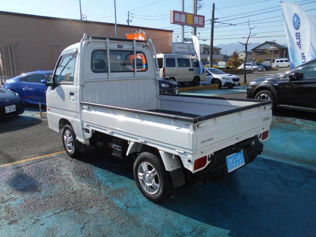 サンバートラック TC-SC スーパーチャージャー オートマ タイヤ4本新品 ワンオーナー エアコン パワステ パワーウィンド キーレス 社外アルミホイール トレーマット バイザー ゲートプロテクター スバルオリジナル 最終モデル(5枚目)