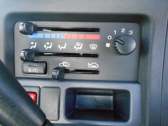 サンバートラック TC-SC スーパーチャージャー オートマ タイヤ4本新品 ワンオーナー エアコン パワステ パワーウィンド キーレス 社外アルミホイール トレーマット バイザー ゲートプロテクター スバルオリジナル 最終モデル(67枚目)