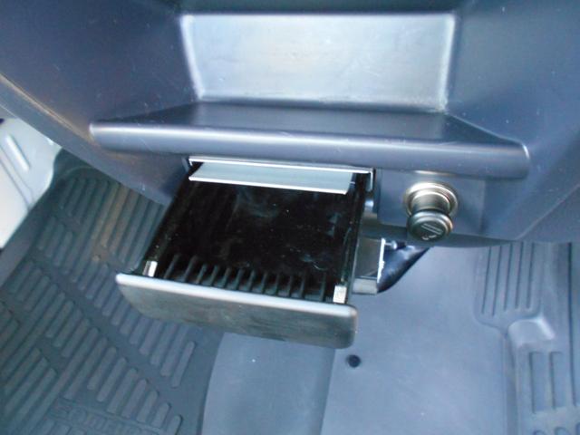 サンバートラック TC-SC スーパーチャージャー オートマ タイヤ4本新品 ワンオーナー エアコン パワステ パワーウィンド キーレス 社外アルミホイール トレーマット バイザー ゲートプロテクター スバルオリジナル 最終モデル(69枚目)