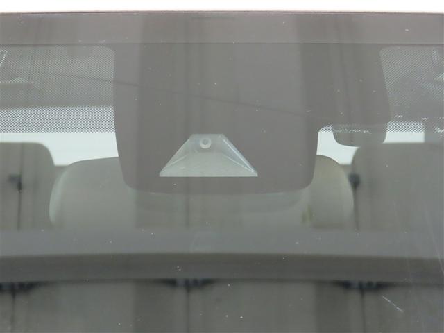 プリウス Ｓ　ハイブリッド　ナビ＆ＴＶ　メモリーナビ　フルセグ　バックカメラ　ＤＶＤ再生　衝突被害軽減システム　ＥＴＣ　スマートキー　ＬＥＤヘッドランプ　アイドリングストップ　オートクルーズコントロール　キーレス（2枚目）