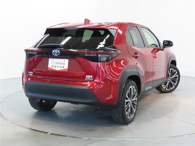ヤリスクロス ハイブリッドＺ　４ＷＤ　ハイブリッド　ナビ＆ＴＶ　メモリーナビ　フルセグ　バックカメラ　ミュージックプレイヤー接続可　衝突被害軽減システム　ＥＴＣ　電動シート　スマートキー　ＬＥＤヘッドランプ　アイドリングストップ（6枚目）