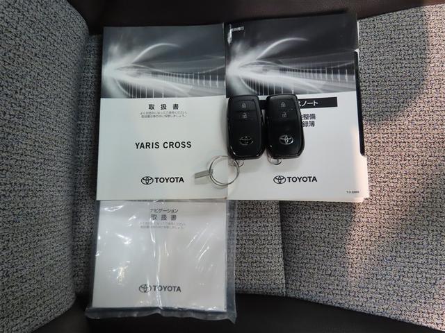 ヤリスクロス ハイブリッドＺ　４ＷＤ　ハイブリッド　ナビ＆ＴＶ　メモリーナビ　フルセグ　バックカメラ　ミュージックプレイヤー接続可　衝突被害軽減システム　ＥＴＣ　電動シート　スマートキー　ＬＥＤヘッドランプ　アイドリングストップ（18枚目）