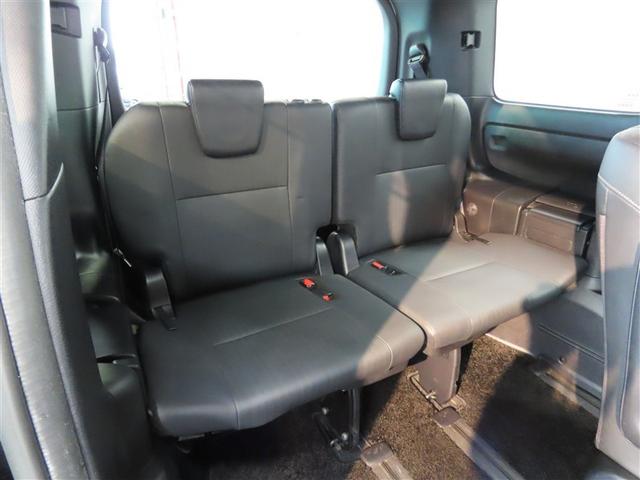 エスクァイア ハイブリッドＧｉ　ブラックテーラード　ハイブリッド　ナビ＆ＴＶ　両側電動スライド　メモリーナビ　フルセグ　バックカメラ　ＤＶＤ再生　衝突被害軽減システム　ＥＴＣ　３列シート　スマートキー　ＬＥＤヘッドランプ　乗車定員７人　キーレス　ＣＤ（11枚目）